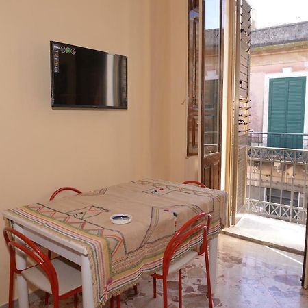 Apartamento Strada Del Corso Da Alberto Avola Exterior foto